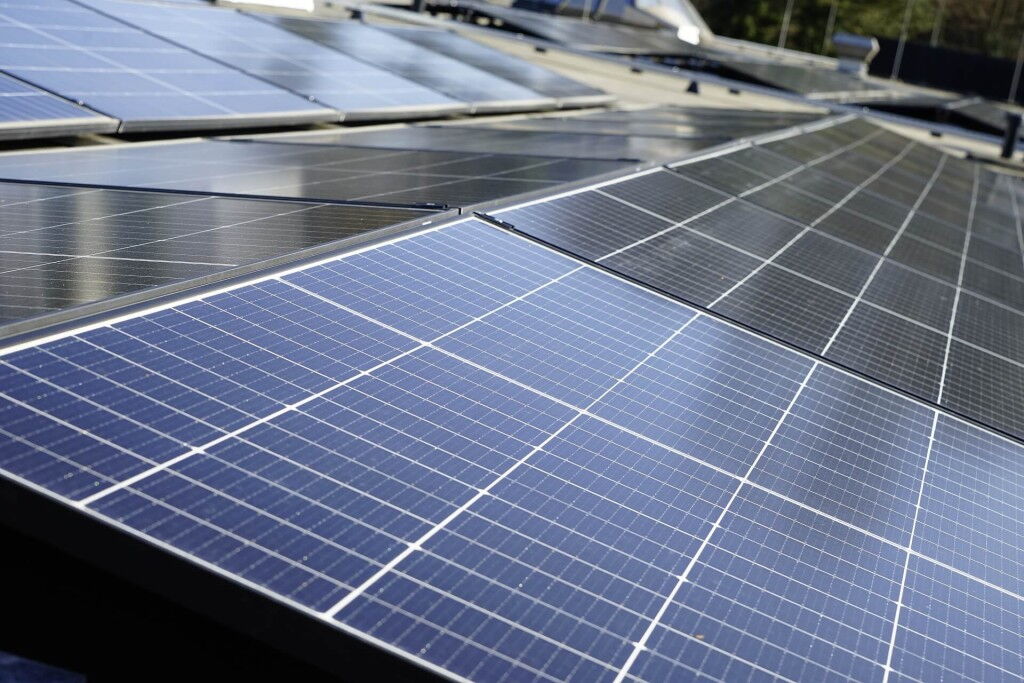 Photovoltaic system of the company building in operation (1027) | Main