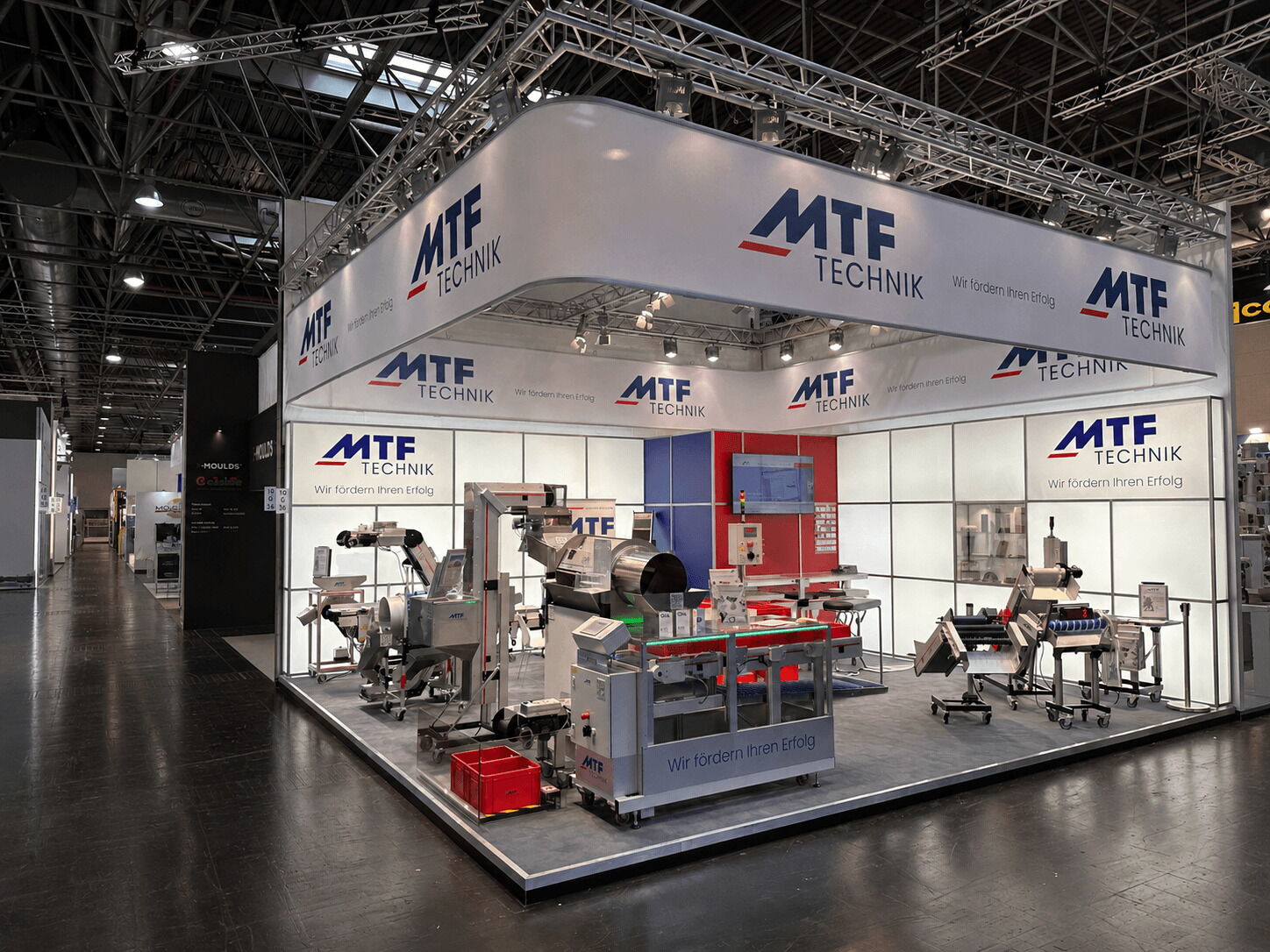 Messestand zeigt Lösungen für den Materialfluss für die Kunststoffindustrie| Vorschaubild