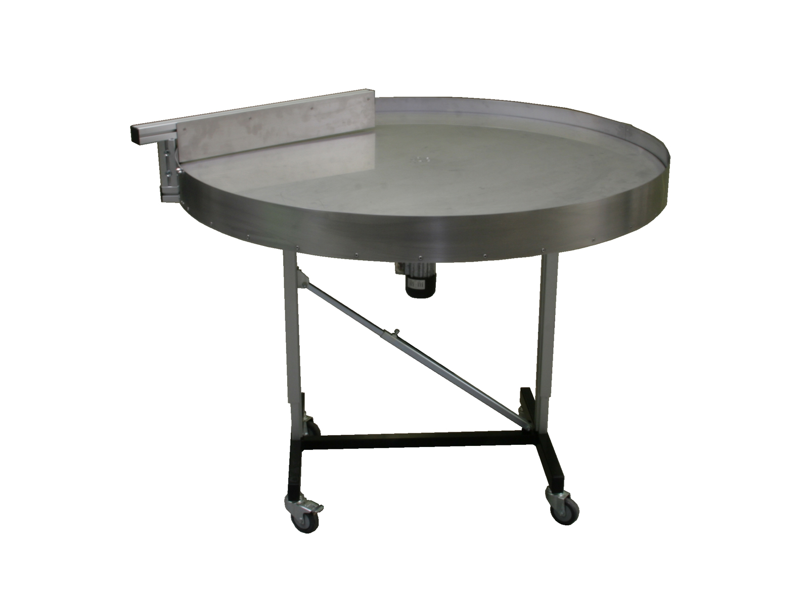 Accumulation table with mobile base frame