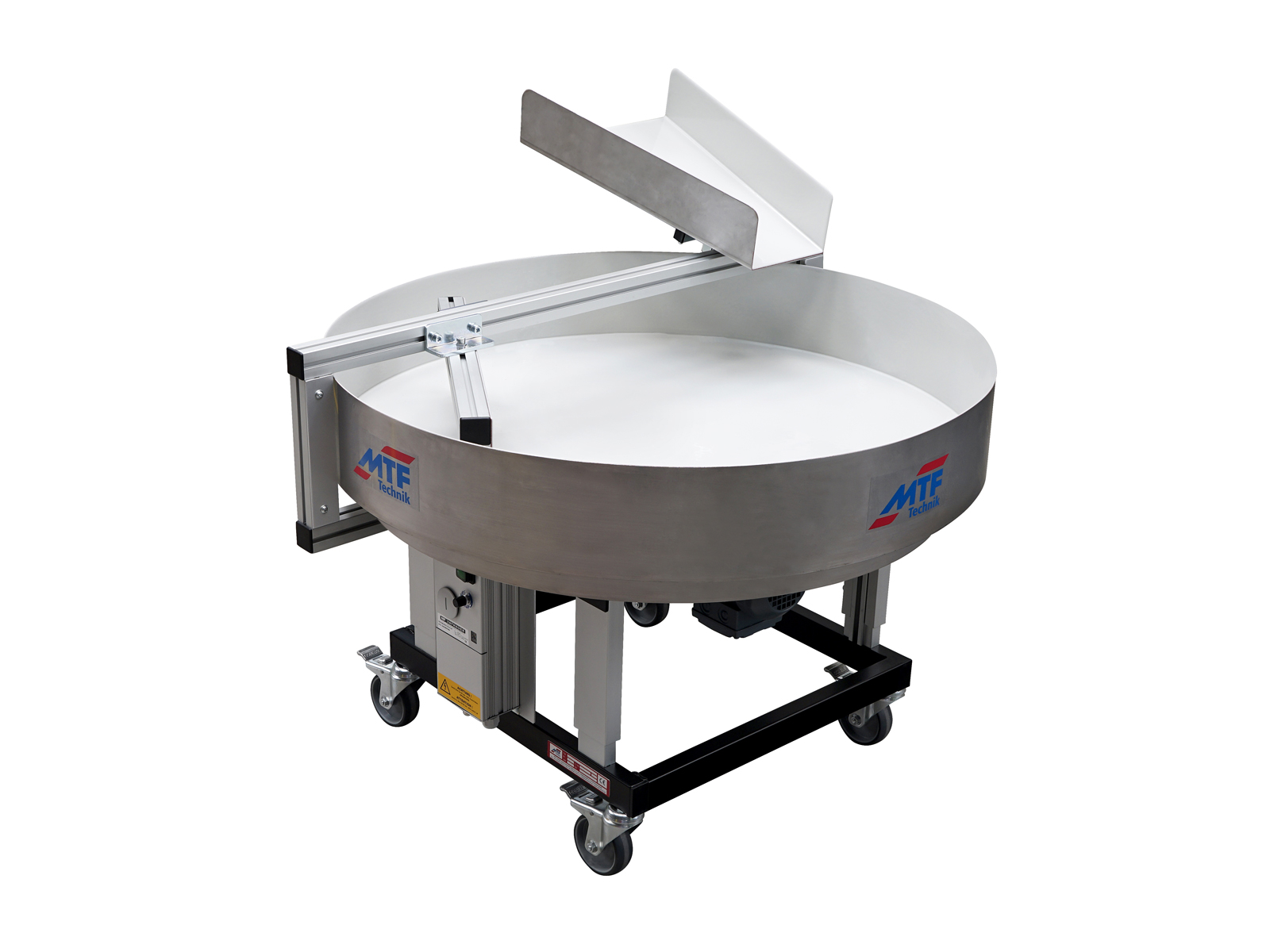 Accumulation table with mobile base frame