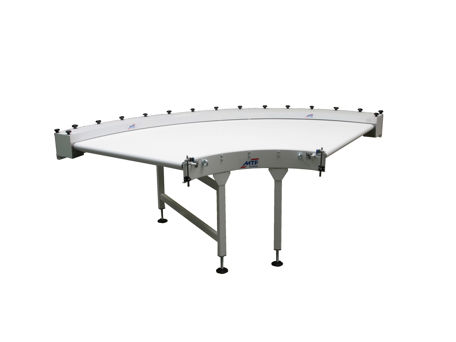 MD ST22 curved belt with a knife edge and a smooth white belt