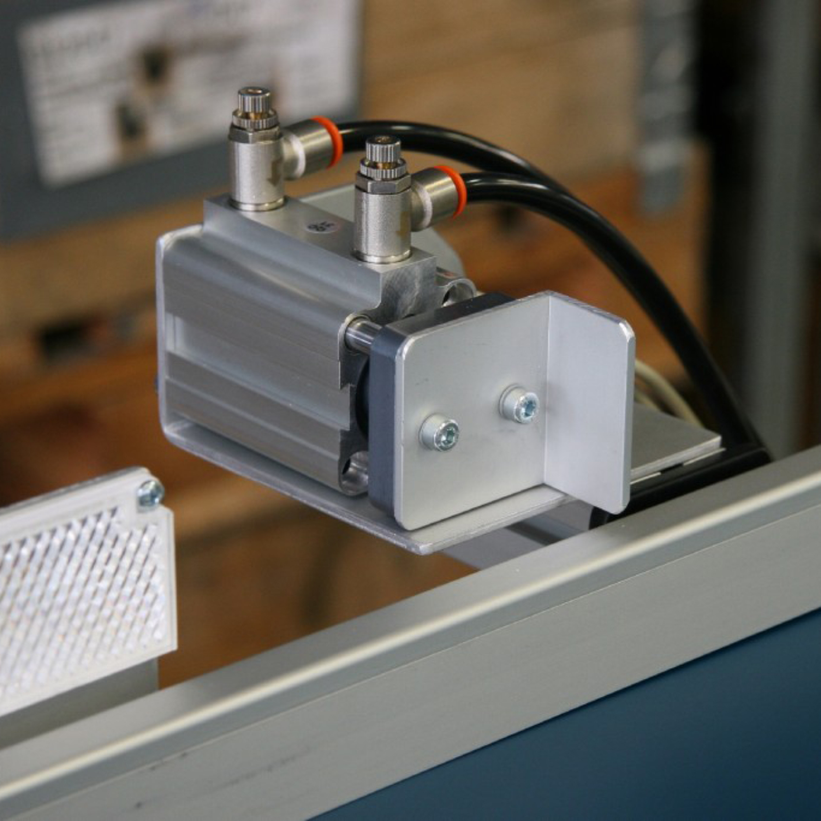 Details MTF Technik 
Hardy Schürfeld GmbH & Co. KG