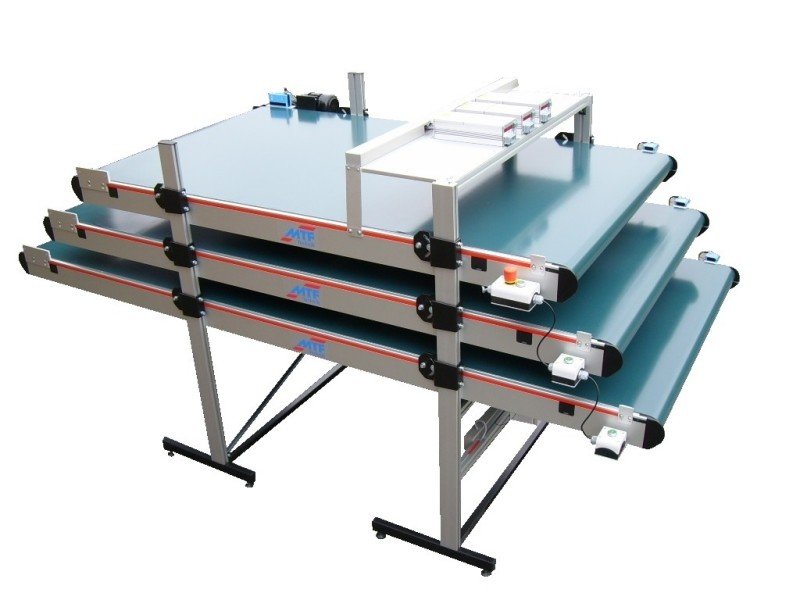 MTF Technik - Multi-Level Conveyor for a Robot Cell